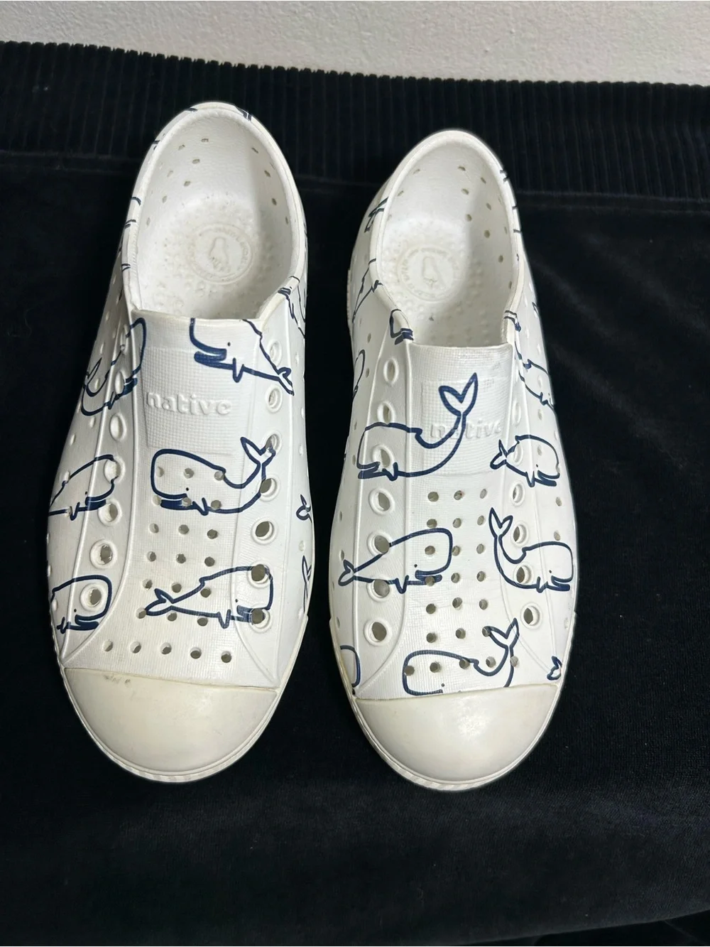 Native White Kids Water Shoes with Navy Whale Print Sz 13 C
